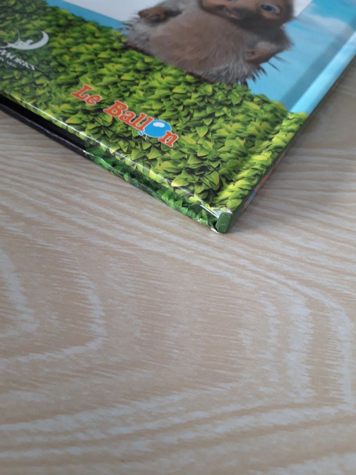 Livre Nos voisins les hommes - photo numéro 4