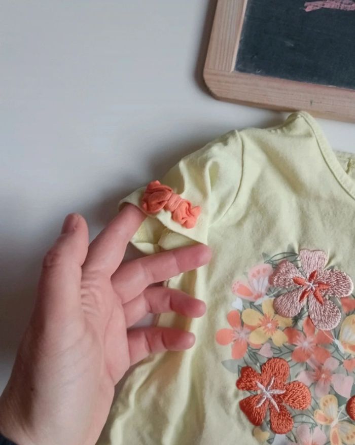 Ensemble fleuri legging et t-shirt Taille 18 mois en très bon état - photo numéro 3