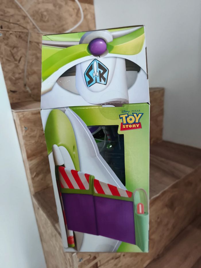 Buzz l'éclair officiel Disney - photo numéro 2