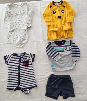 Lot de vêtements 09 mois / 06 pièces