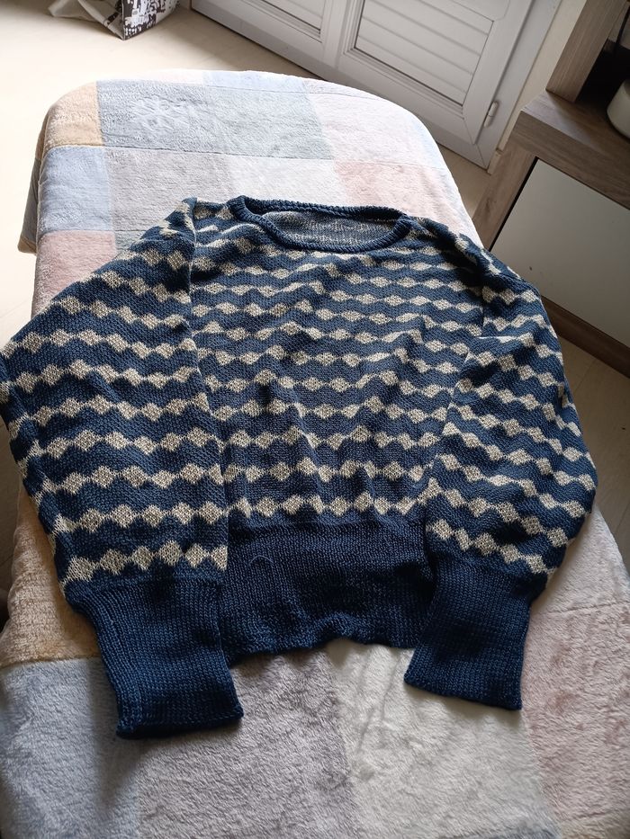 Pull  bleu et blanc