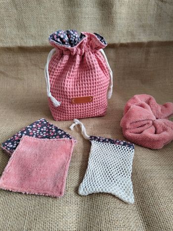 Bourse cadeau beauté - Saumon et fleurs