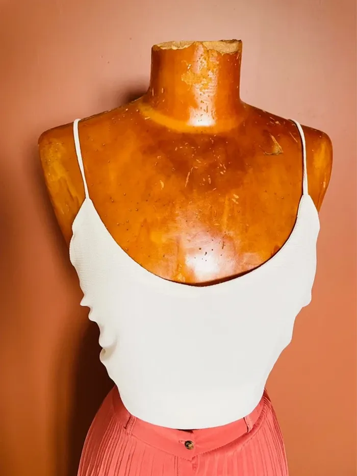 Blouse blanche fines bretelles - photo numéro 3
