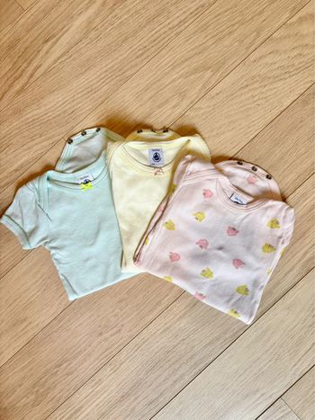 3 bodies manches courtes Petit Bateau 12 mois