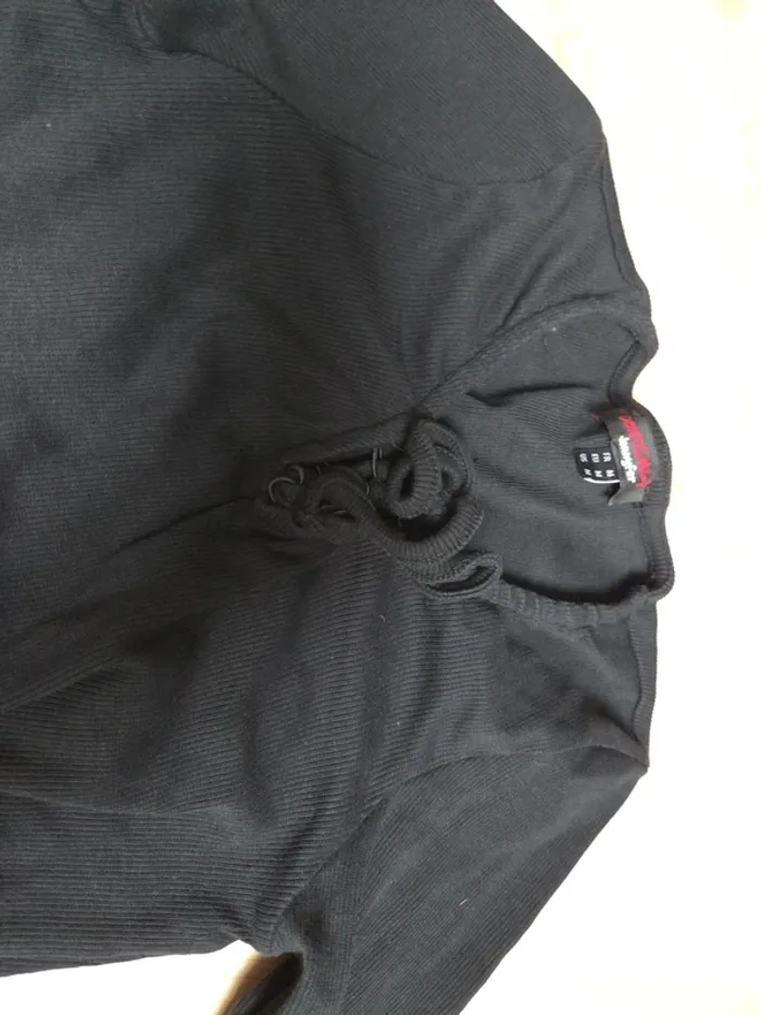 Tee shirt court taille M jennyfer avec laçage - photo numéro 3