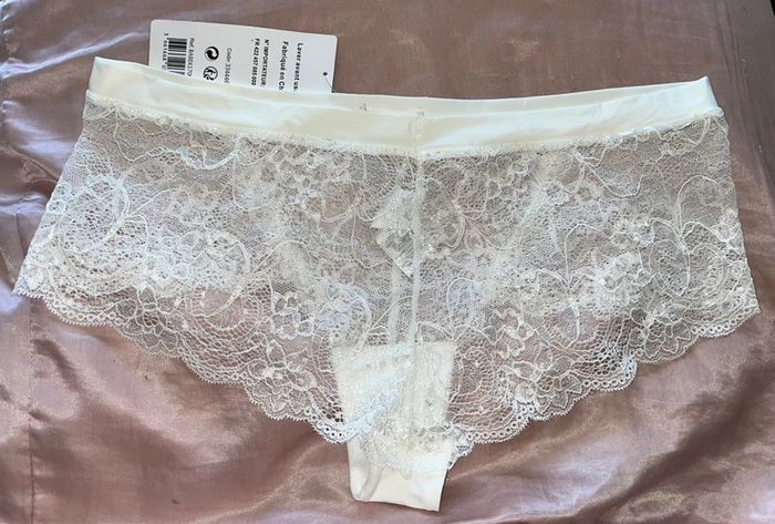 Shorty en dentelle blanc - photo numéro 2