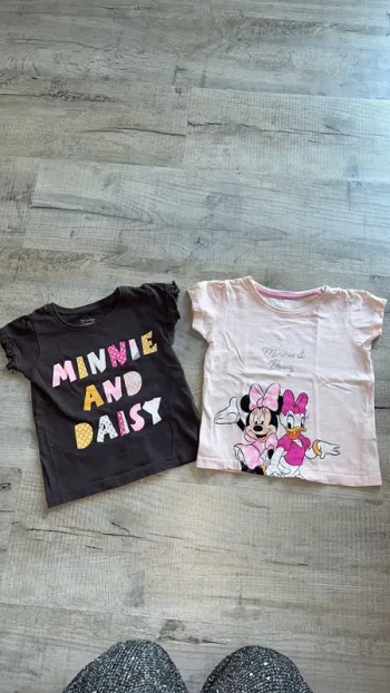 Lot 2 tee shirts minnie and daisy bebe fille
