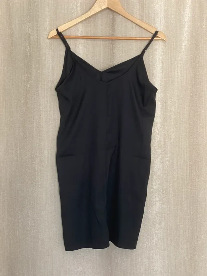 Petite robe noire - photo numéro 2