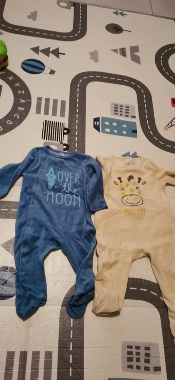 Lot de 2 pijamas 12 mois velours