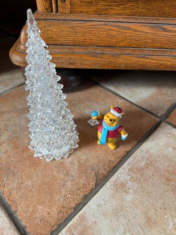 Sapin et figurine Winnie