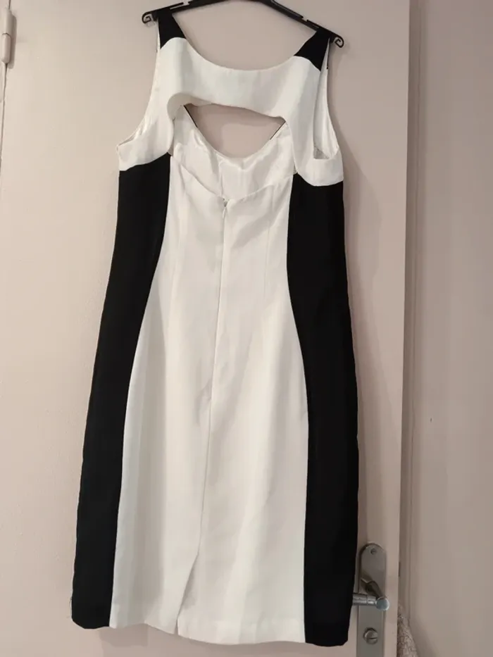 Robe bicolore noir et blanc Taille M - photo numéro 3