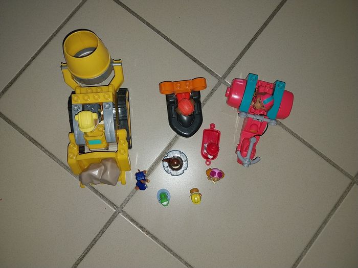 Lot lego pat patrouille et petites figurines - photo numéro 2