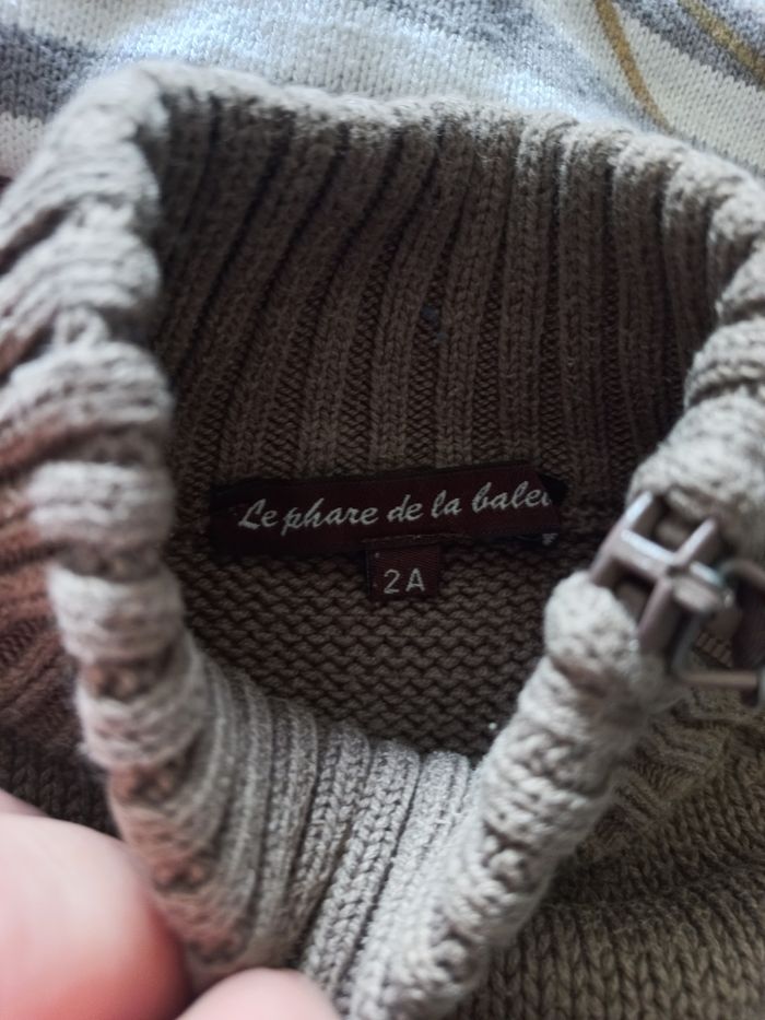 Lot pulls 2 ans - photo numéro 5