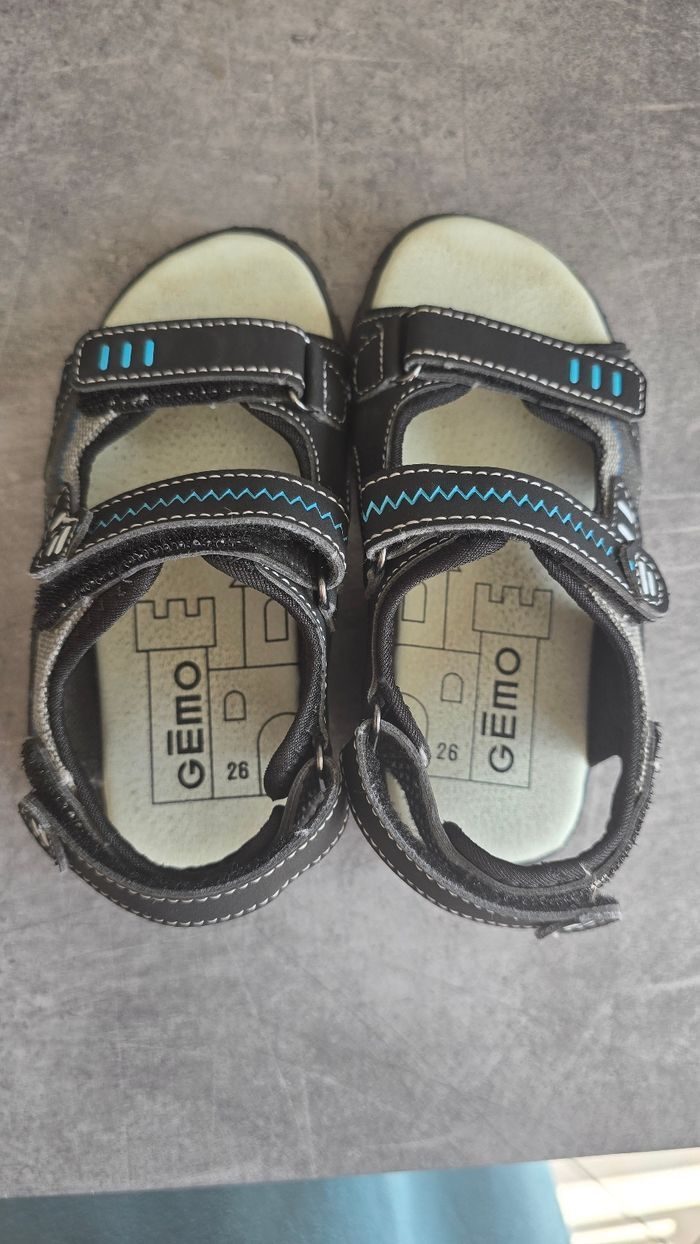 💙🤩😍superbes Sandales  de sport pointure 26 garçon 💙🤩😍 - photo numéro 6