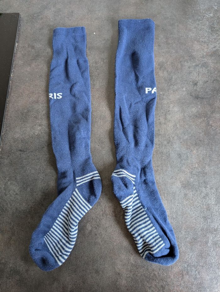 Paire de chaussettes de foot PSG 31-34 - photo numéro 2