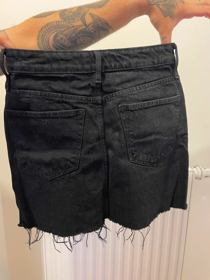 Mini-jupe en jean noir - photo numéro 2
