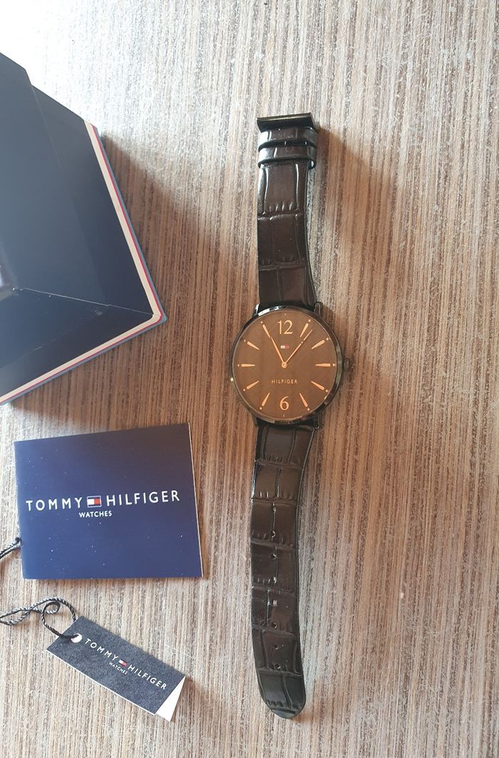 Magnifique montre Tommy Hilfiger 🖤 - photo numéro 4