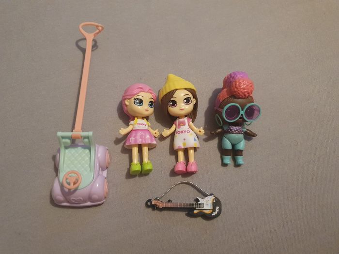 Lot de mini poupées + accessoires