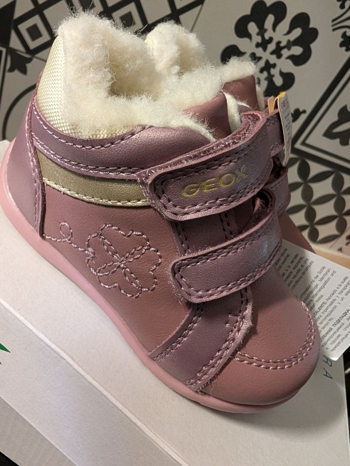 Chaussures fille. Taille 21. Neuf. Geox. Chaudes, conseillé par les podologues - photo numéro 3