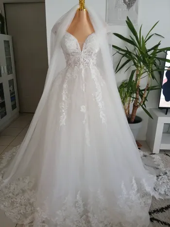 Magnifique Robe de Mariée avec son long Voile Taille L🎉💝