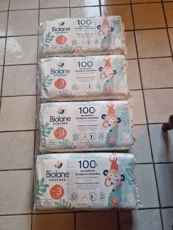 208 couches Biolane taille 3