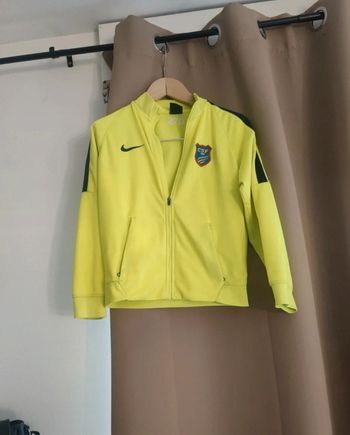 🙂 veste Nike garçon en 8/ 10 ans🙂