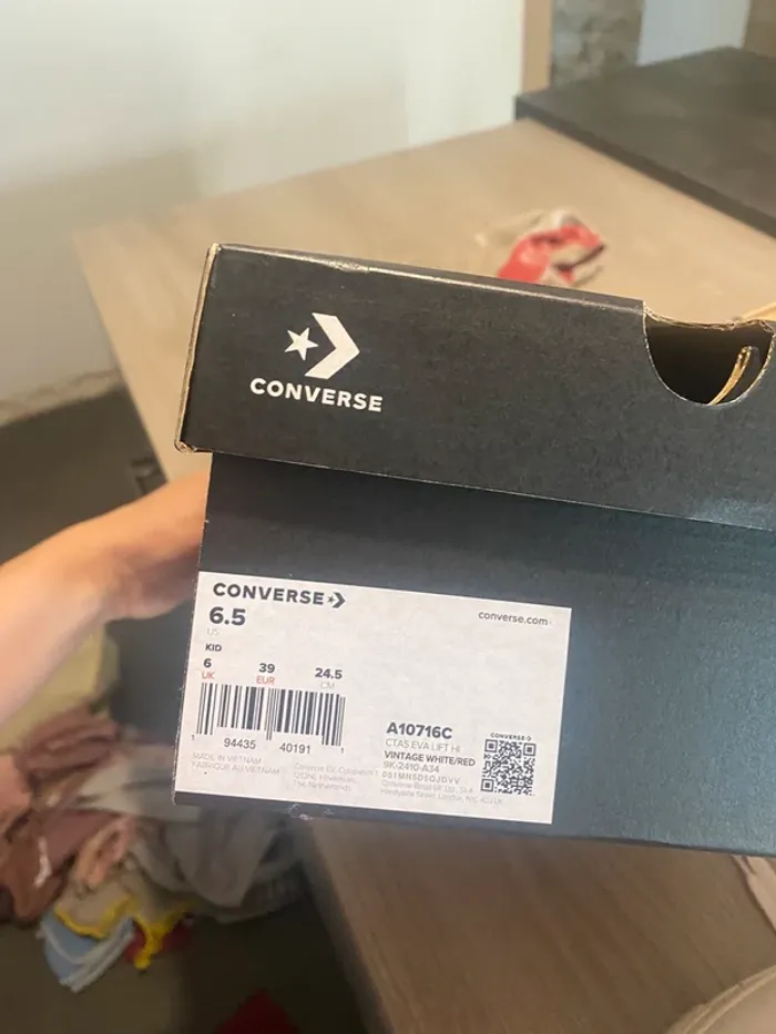 Converses femme neuve avec cœur - photo numéro 6