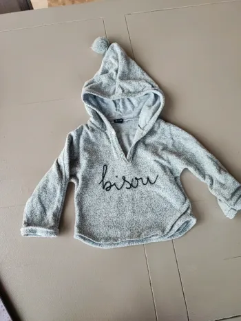 Pull gris