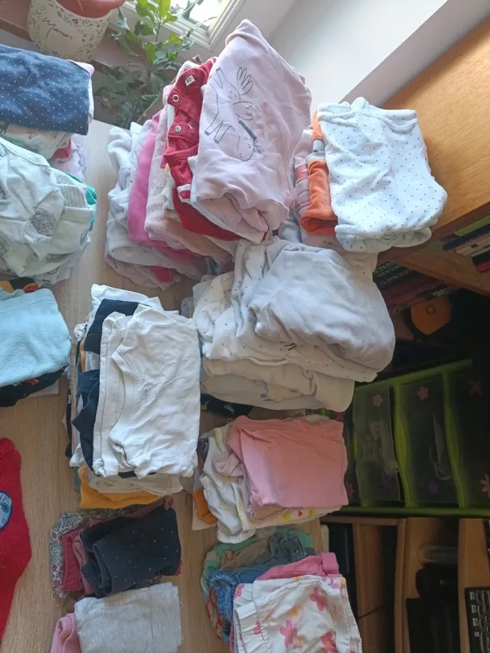 Gros lot de vêtements bébé fille - photo numéro 5