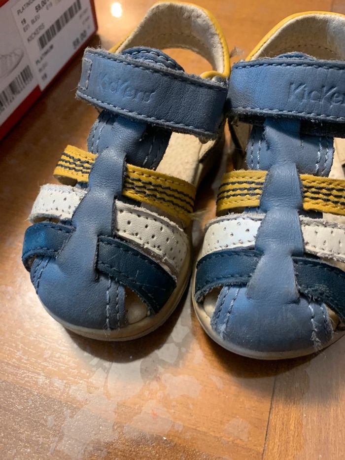 Sandale Kickers taille 19 - photo numéro 3