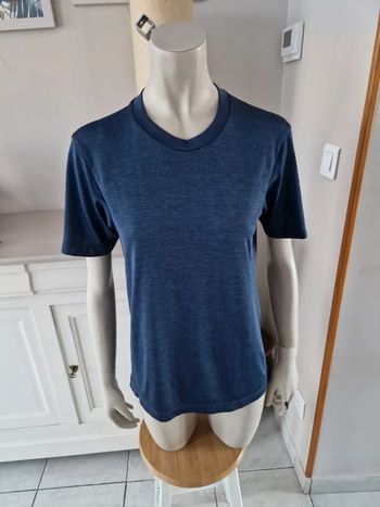 T-chirt mixte Uniqlo.