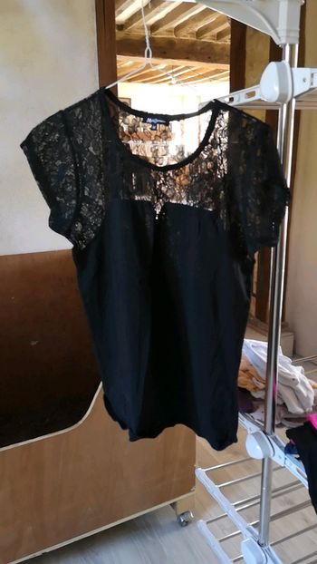 Tee shirt dentelle