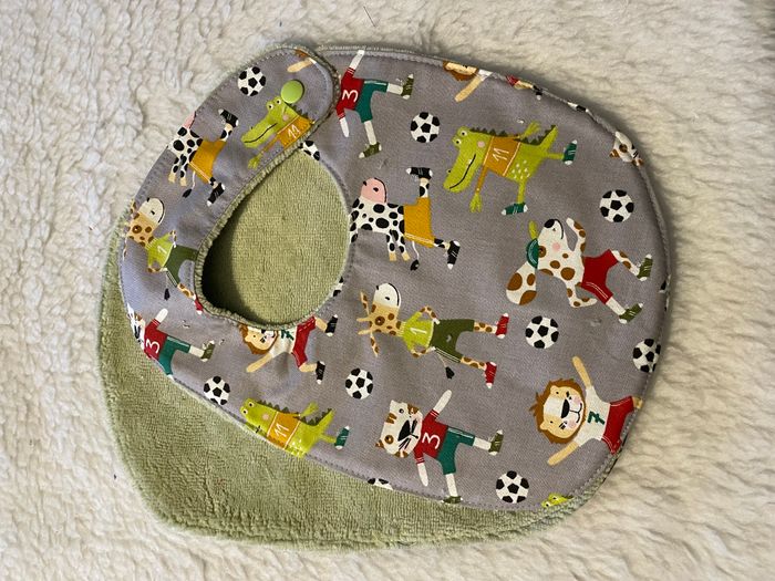 Bavoir amande animaux