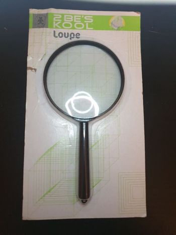 Loupé avec trou pour mettre autour du cou