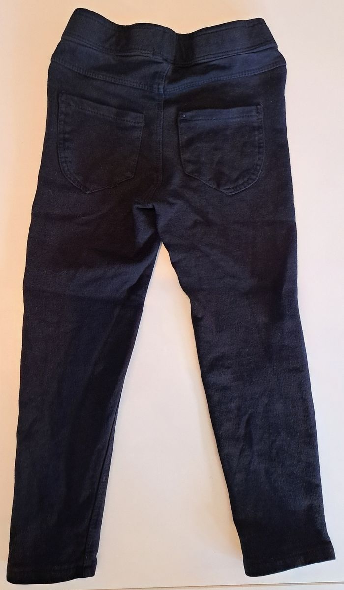 Lot de 2 pantalons fille 4 ans TBE - photo numéro 7