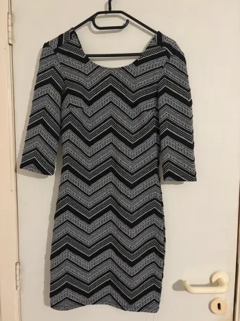 Robe à motifs chevrons noir et blanc – Taille S