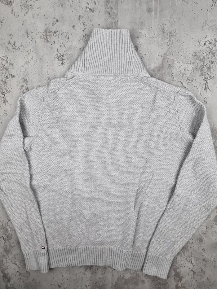 Pull Tommy Hilfiger gris clair torsadé – Taille M Homme (mesures en photos) - photo numéro 4