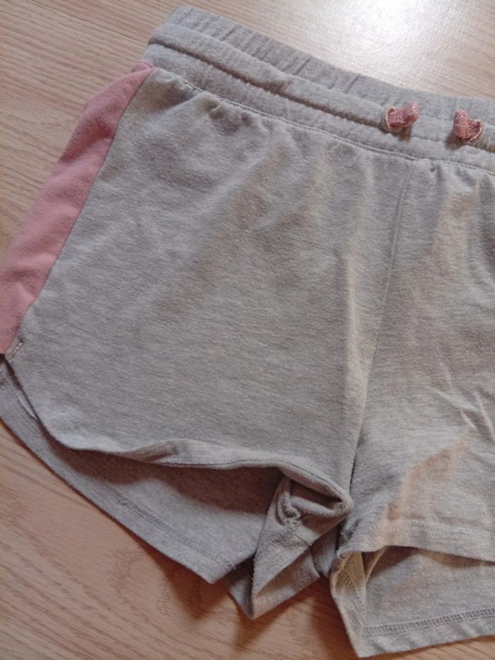 Short gris - photo numéro 2