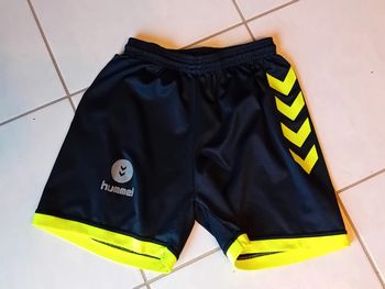 Short #Hummel Taille XS