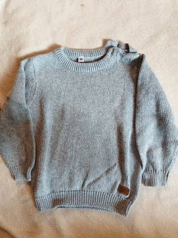 Pull bleu en maille taille 2 ans
