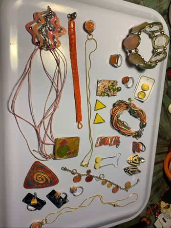 Lot bijoux oranges jaunes ( lire descriptif)