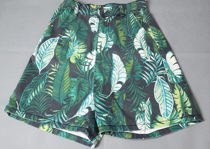short femme tropical