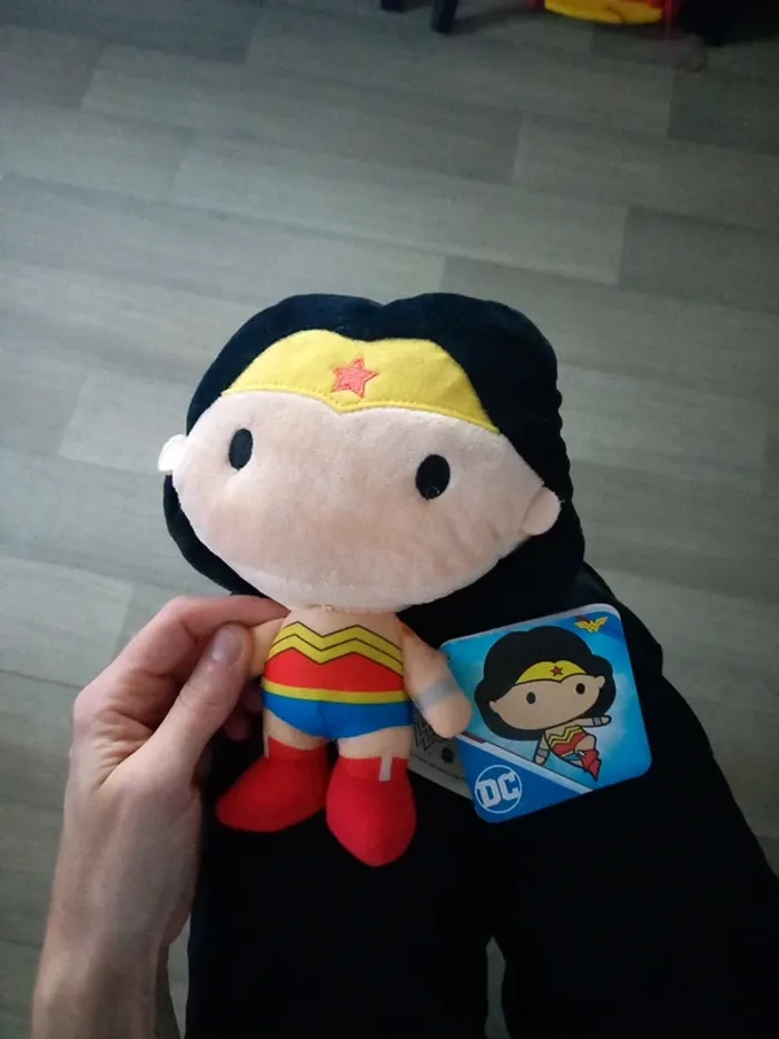 Peluche Wonder woman - photo numéro 3