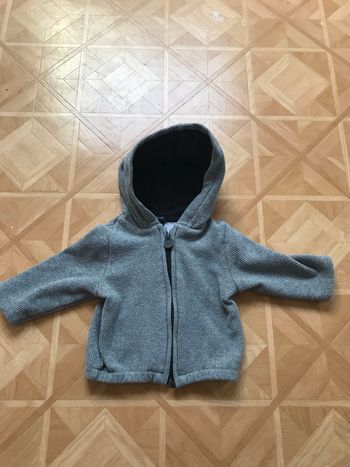 Gilet gris taille 6 mois