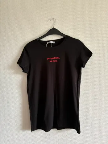 T shirt noir avec inscription