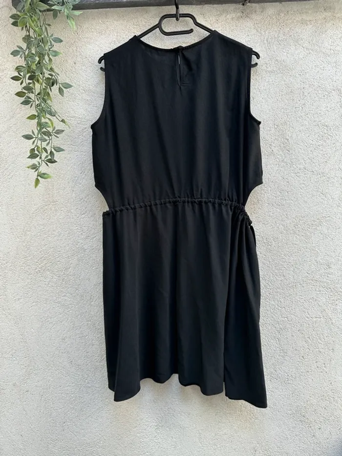 Robe neuve, taille S - photo numéro 2