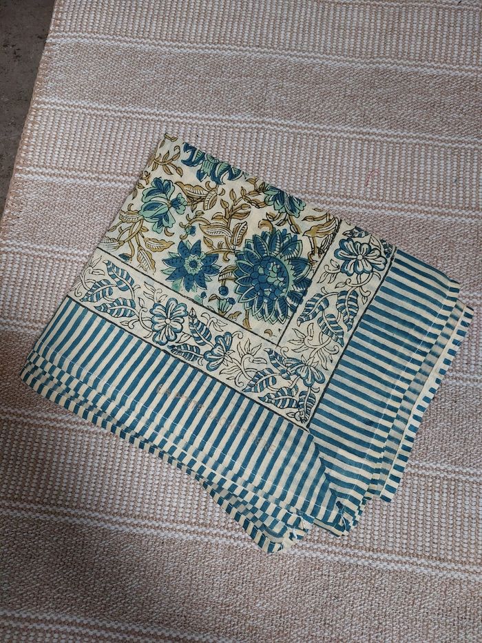 Paréo block print bleu canard La p'tite  cachottière