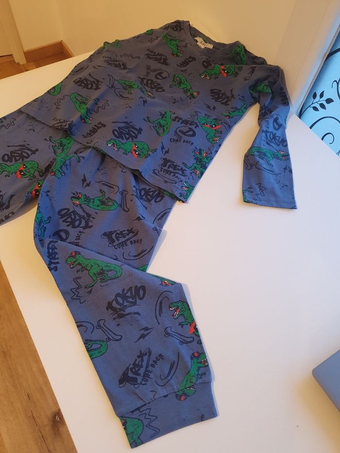 Pyjama dinosaure - photo numéro 3