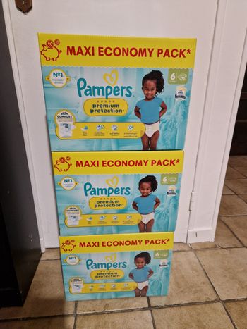 210 couches Pampers premium protection taille 6