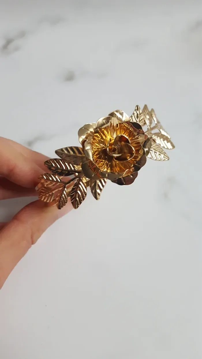 Bracelet doré avec rose & feuilles - photo numéro 3